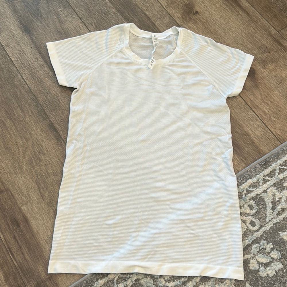 Lulu lemon White Short-sleeve top size 8